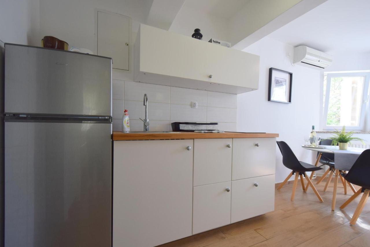 Apartments Julia ชิซิชี ภายนอก รูปภาพ