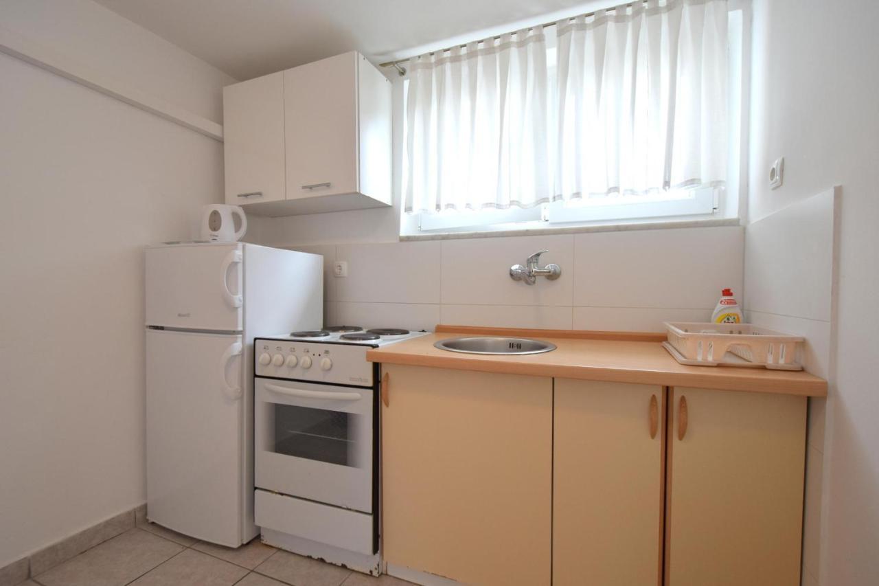 Apartments Julia ชิซิชี ภายนอก รูปภาพ