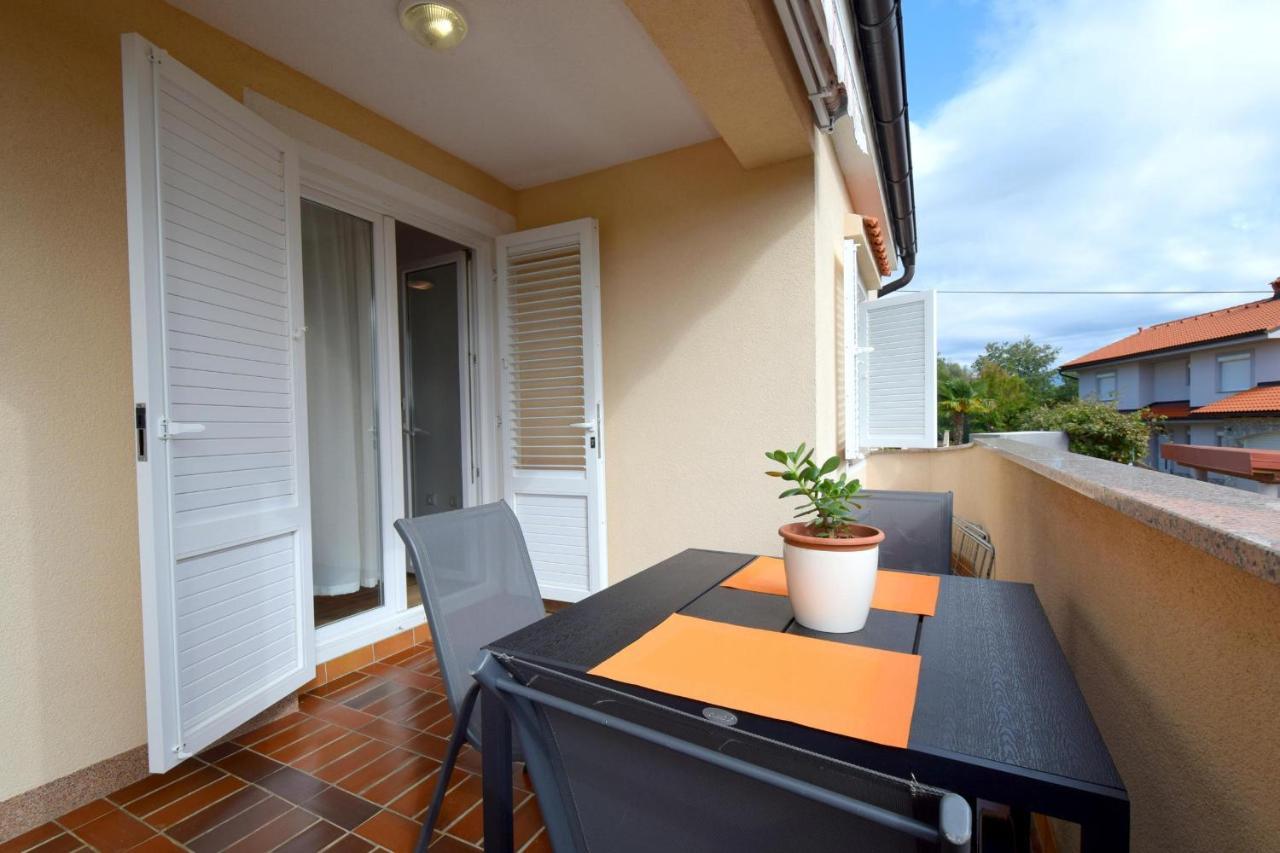 Apartments Julia ชิซิชี ภายนอก รูปภาพ